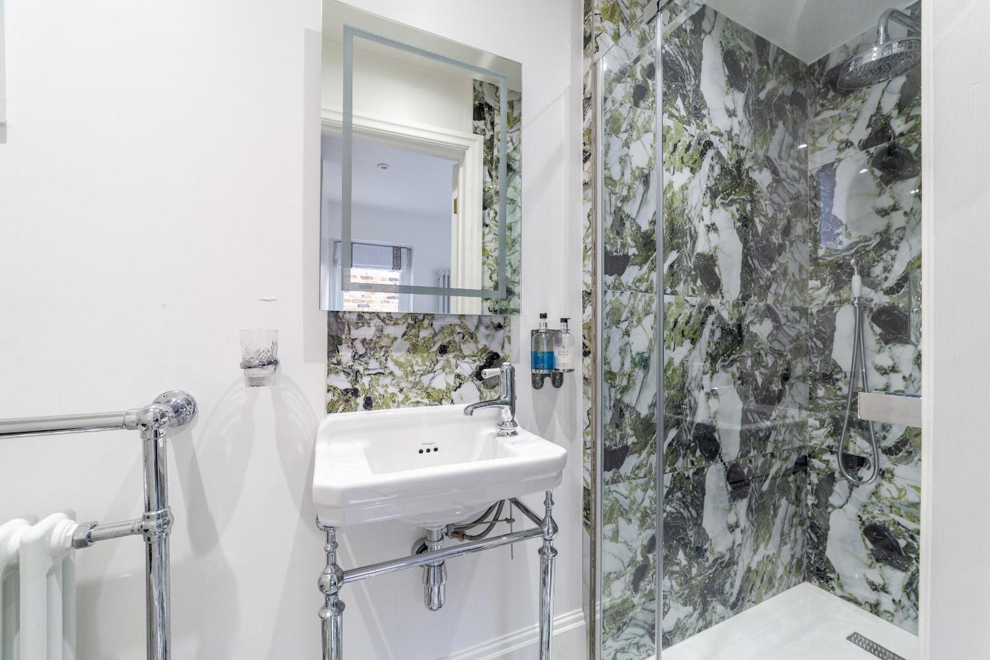 The New Cross Premier Rooms ロンドン エクステリア 写真